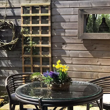 Cosy On Quiet Near Σπίτι διακοπών *